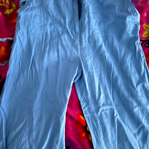 Sky blue light weight pants . Fabulous fit . Size Medium. - Picture 2 of 4